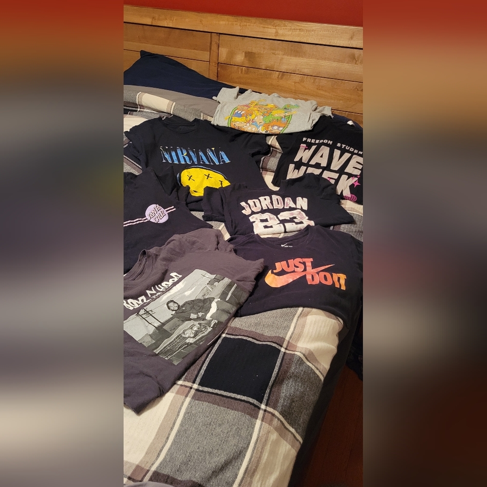 TEEN S-M T-SHIRT LOT